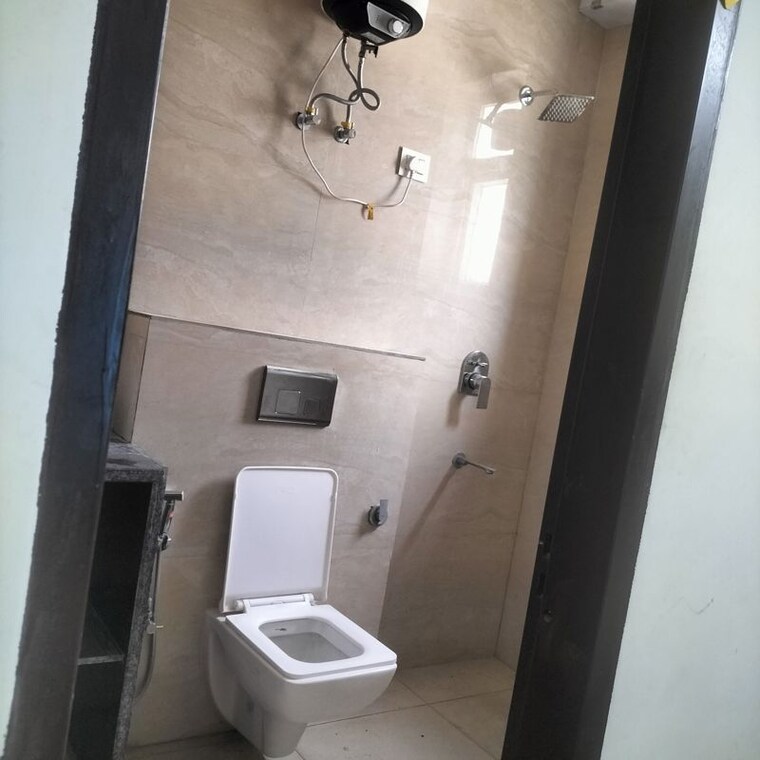 Bathroom, sarswati kunj ii 1 Bedroom 500 Sq.Ft. Independent House In Sarswati Kunj ii Gurgaon 10449251