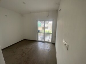 Room in 3 BHK Apartment at BPTP Parkland, Sector 75 – for Rent