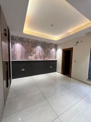 Room in 3 BHK Independent House at Laxman Chowk – for Sale