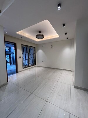 Room in 3 BHK Independent House at Laxman Chowk – for Sale