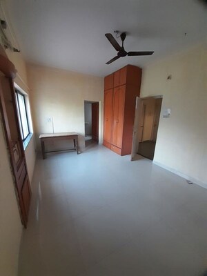 Room in 3 BHK Apartment at Bhusari Colony – for Rent