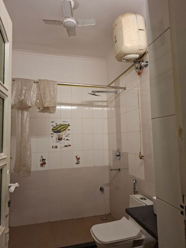 Bathroom, sector 26 2 Bedroom 1200 Sq.Ft. Independent House In Sector 26 Noida 10449292