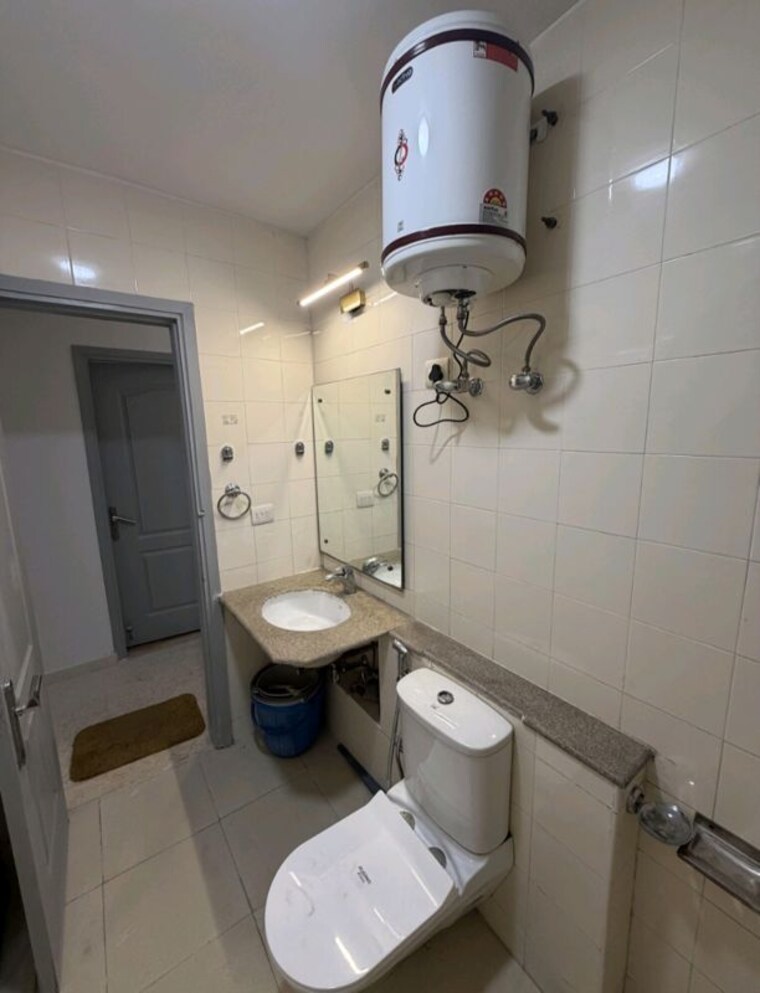 Bathroom, unitech-habitat 4 Bedroom 2100 Sq.Ft. Apartment In Pi Greater Noida Greater Noida 10449310