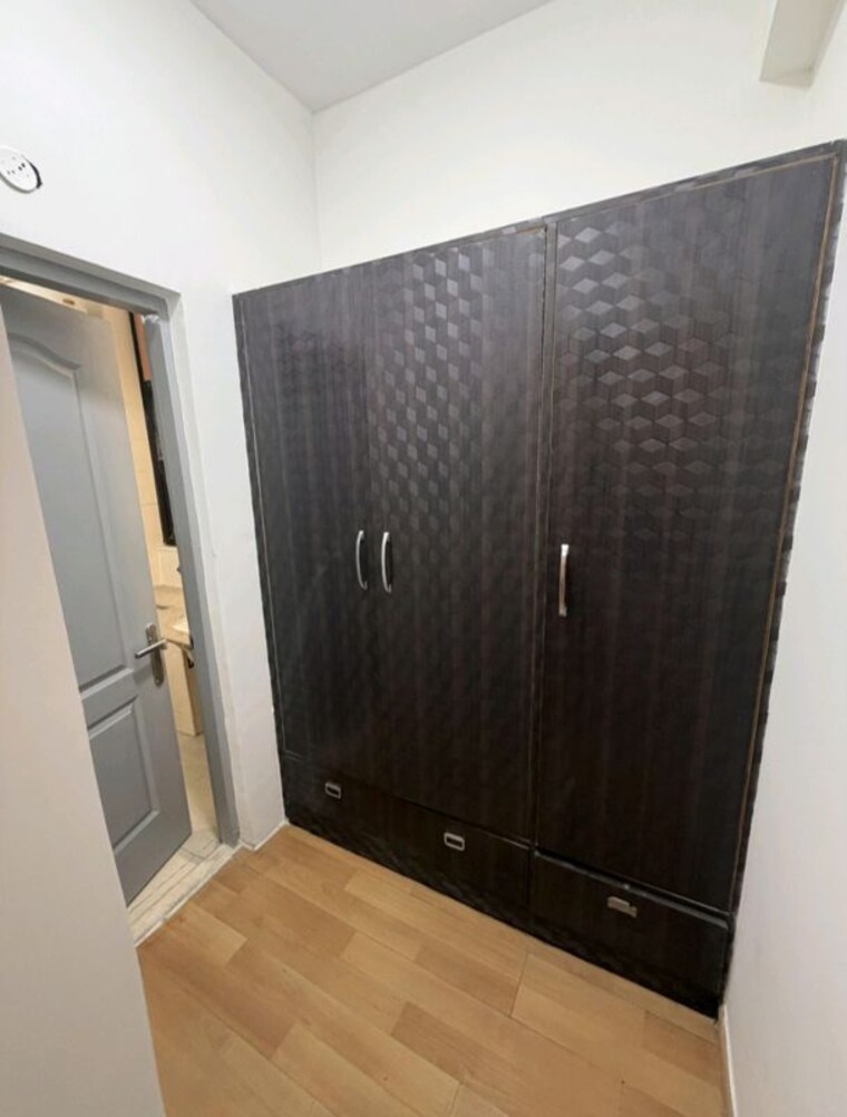 Bathroom, unitech-habitat 4 Bedroom 2100 Sq.Ft. Apartment In Pi Greater Noida Greater Noida 10449310