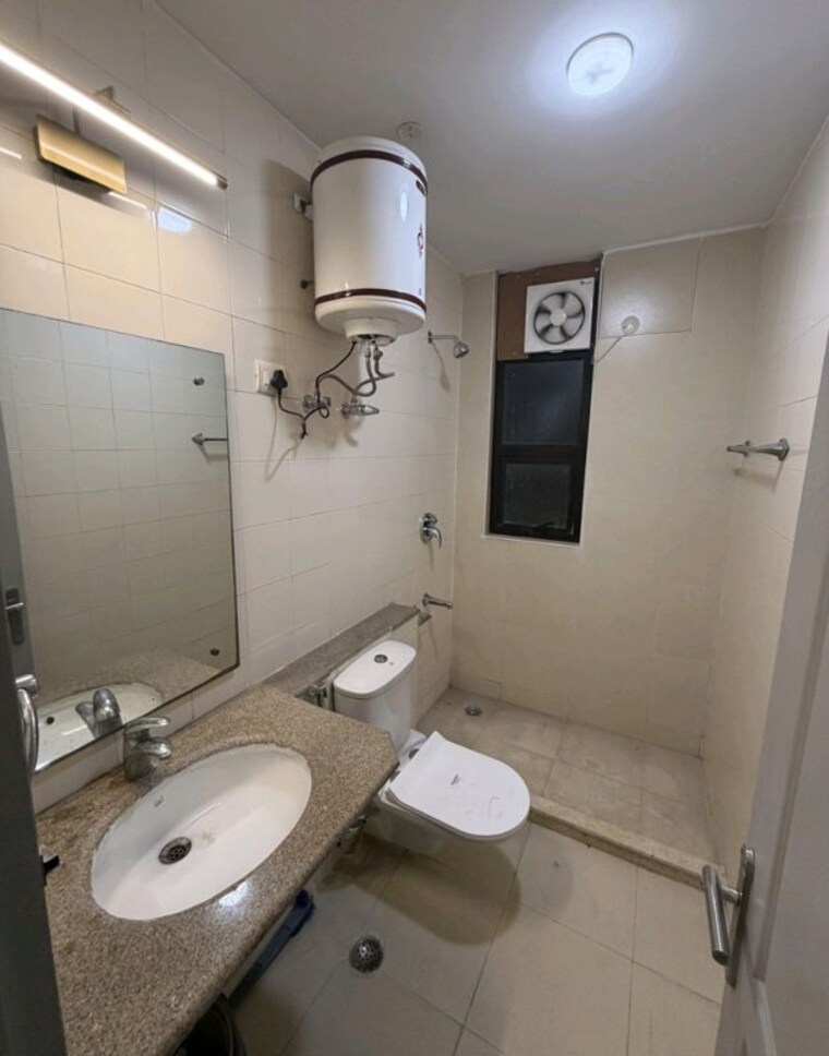Bathroom, unitech-habitat 4 Bedroom 2100 Sq.Ft. Apartment In Pi Greater Noida Greater Noida 10449310