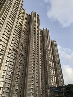2 BHK + Store Room Apartment For Rent in Worli