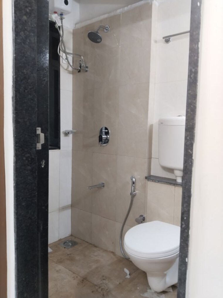 Bathroom, worli 2 Bedroom 750 Sq.Ft. Apartment In Worli Mumbai 10449382