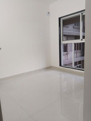 Room in 2 BHK Apartment at Worli – for Rent