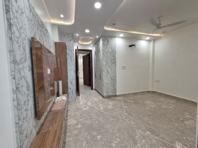 Room, ramesh nagar 2 Bedroom 100 Sq.Yd. Builder Floor In Ramesh Nagar Delhi 10449234