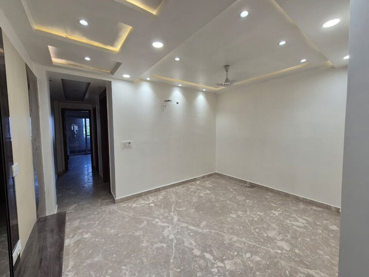 Room, ramesh nagar 2 Bedroom 100 Sq.Yd. Builder Floor In Ramesh Nagar Delhi 10449234