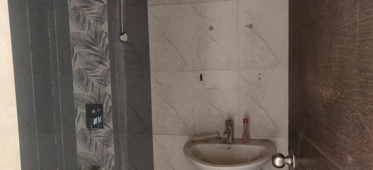 Bathroom, jain-eisha-pearl 3 Bedroom 1000 Sq.Ft. Apartment In Kondhwa Pune 10449362