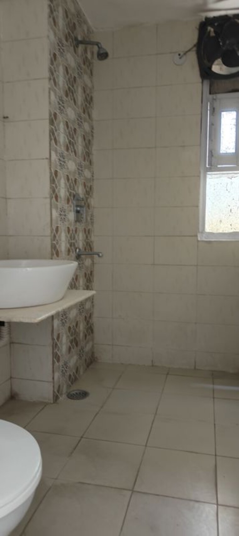 Bathroom, vasant kunj 3 Bedroom 1800 Sq.Ft. Apartment In Vasant Kunj Delhi 10449421