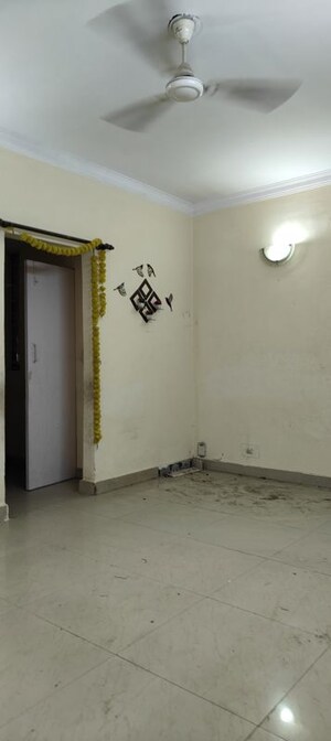 Room in 1 BHK Apartment at Vasant Kunj – for Sale