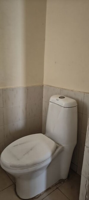 Bathroom in 1 BHK Apartment at Vasant Kunj – for Sale
