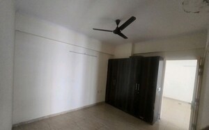 Room in 3 BHK Apartment at Gaur Atulyam Gravity, Omicron I Greater Noida – for Rent
