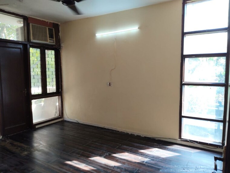 Room, anand lok 4 Bedroom 800 Sq.Yd. Independent House In Anand Lok Delhi 10449439