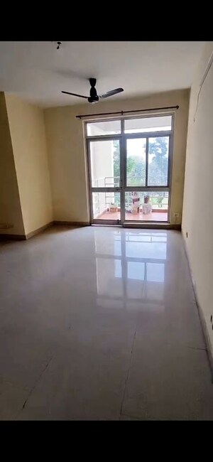 Room in 2 BHK Apartment at Piyush Heights, Sector 89 – for Rent
