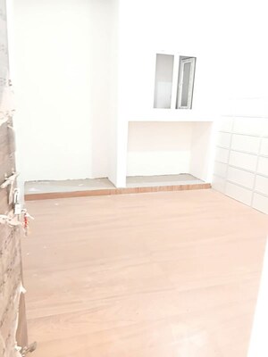 Room in 6+ BHK Independent House at Nijampur Malhaur – for Rent