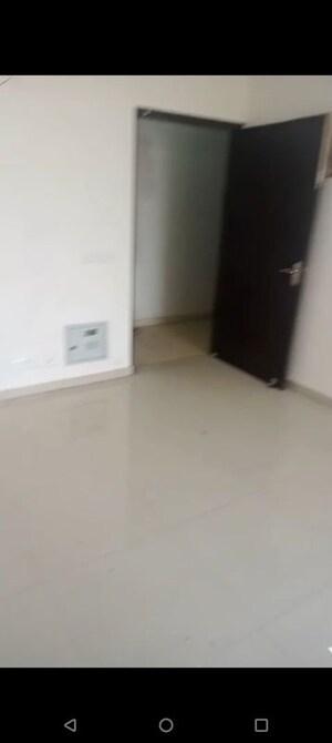 Room in  Apartment at Mahagun My Woods, Sector 16c Greater Noida – for Rent