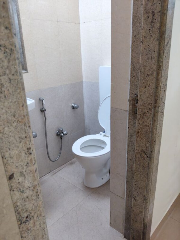 Bathroom, oshiwara-mayfair-apartment 2 Bedroom 1200 Sq.Ft. Apartment In Andheri West Mumbai 10449478