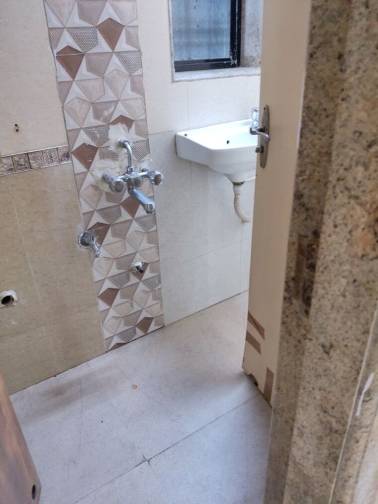 Bathroom, oshiwara-mayfair-apartment 2 Bedroom 1200 Sq.Ft. Apartment In Andheri West Mumbai 10449478