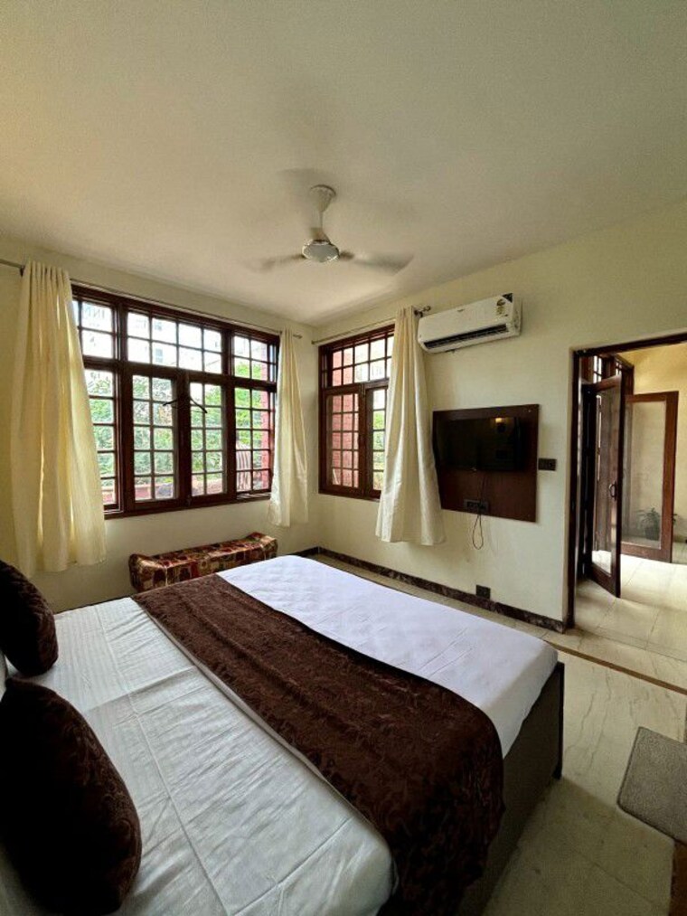 Bedroom, sector 5 3 Bedroom 1758 Sq.Ft. Independent House In Sector 5 Gurgaon 10449515