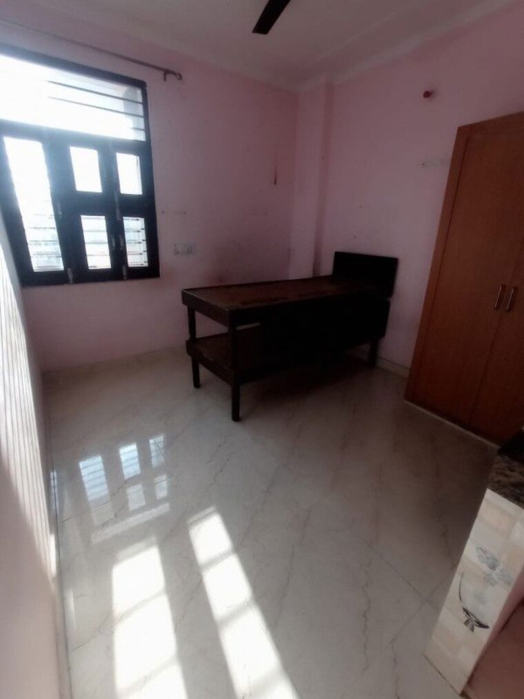 Team Area, sector 5 3 Bedroom 2012 Sq.Ft. Independent House In Sector 5 Gurgaon 10449518