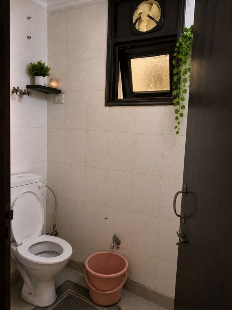 Bathroom, mehrauli 1 Bedroom 500 Sq.Ft. Builder Floor In Mehrauli Delhi 10449465