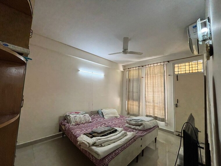 Bedroom, unitech-singleton-floors-south-city 3 Bedroom 1250 Sq.Ft. Builder Floor In Sector 50 Gurgaon 10449522