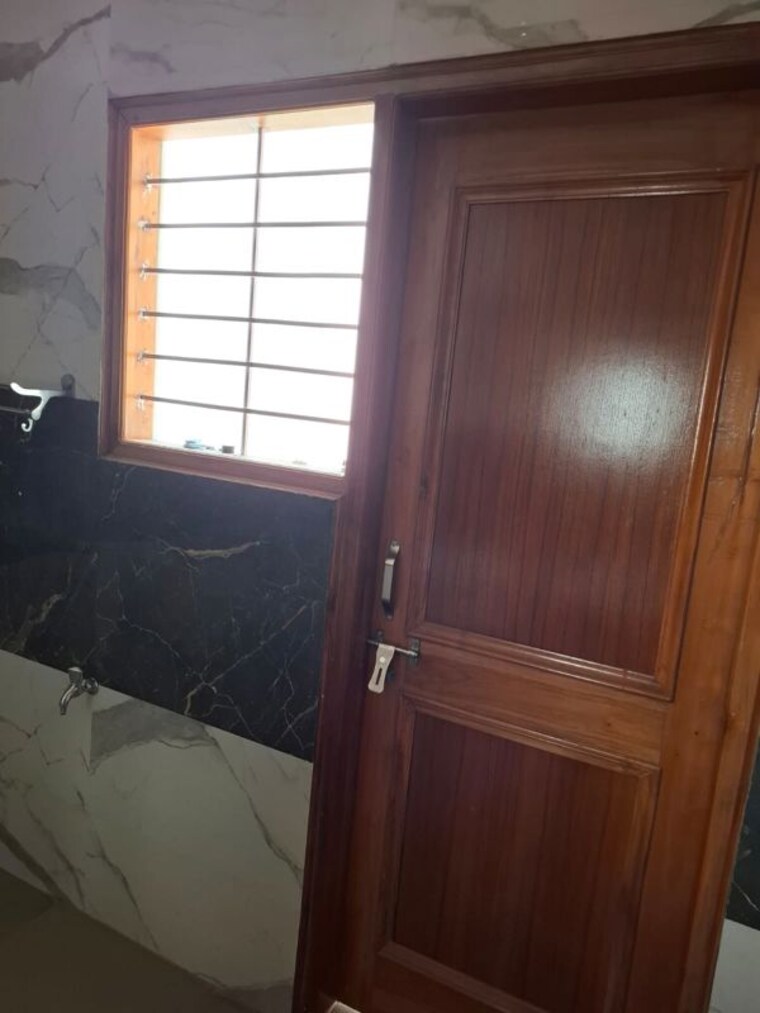 Bathroom, unitech-south-city-ii 2 Bedroom 1100 Sq.Ft. Builder Floor In Sector 50 Gurgaon 10449530