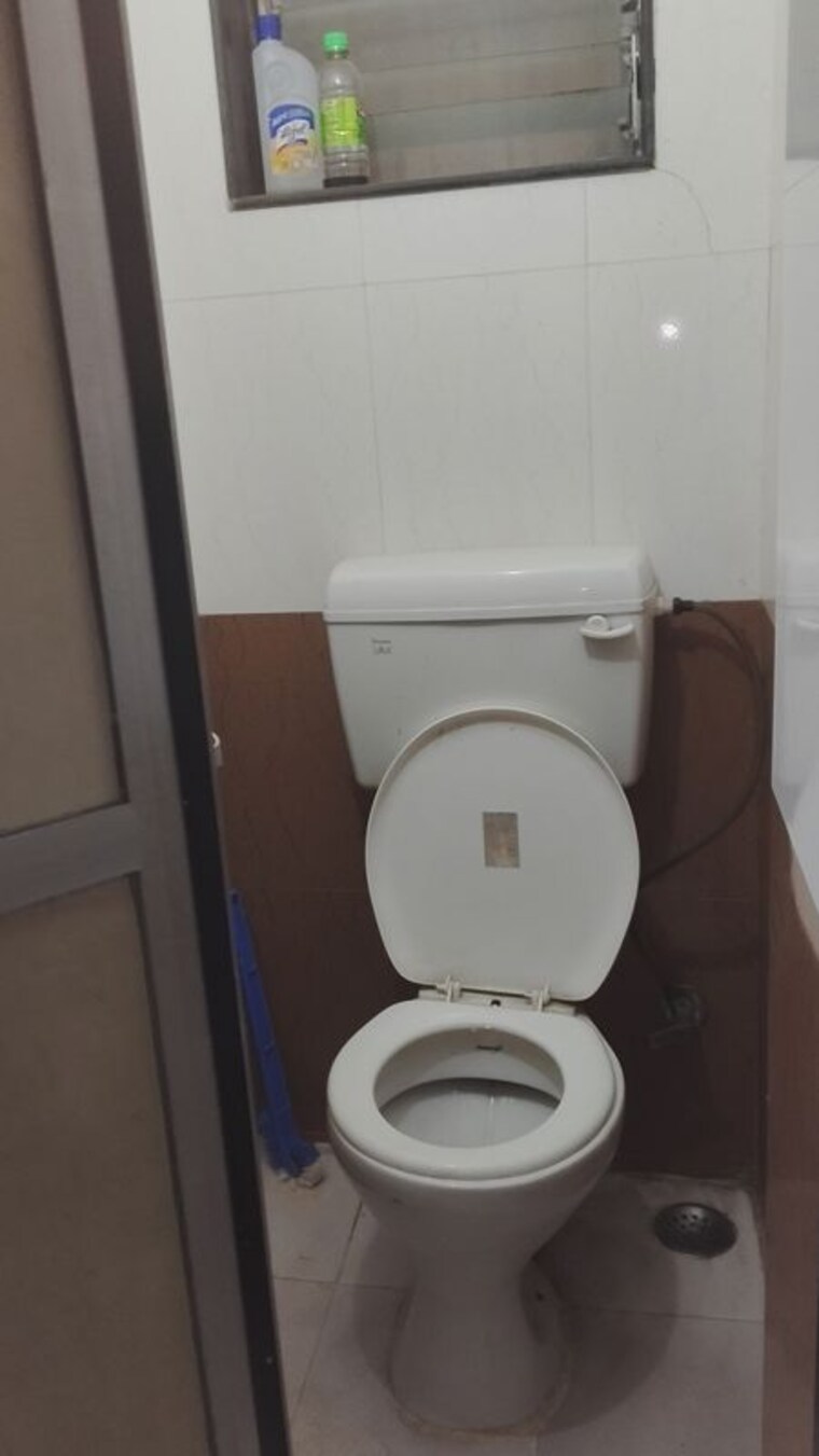 Bathroom, kopar khairane 1 Bedroom 650 Sq.Ft. Apartment In Kopar Khairane Navi Mumbai 9930874