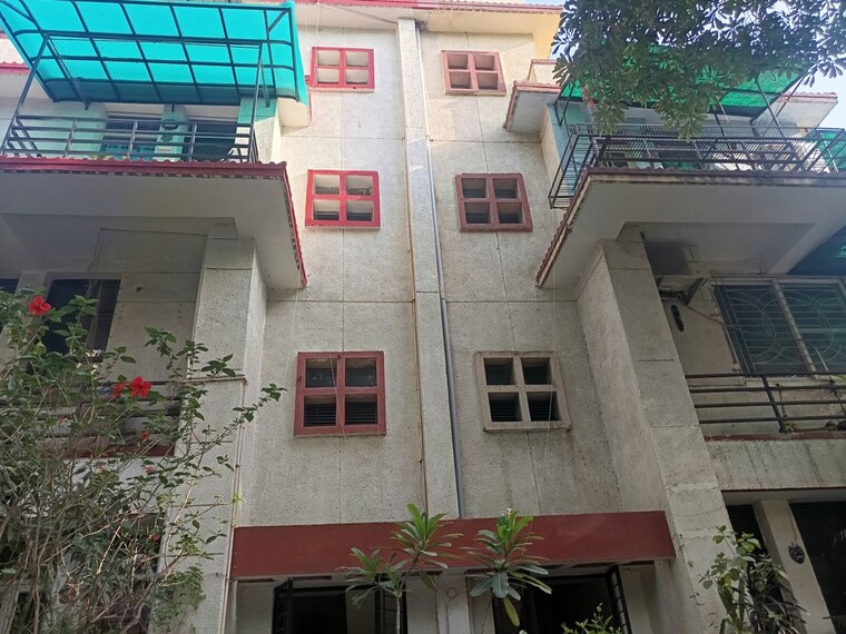 Exterior View, unitech-singleton-floors-south-city 2.5 Bedroom 1100 Sq.Ft. Builder Floor In Sector 50 Gurgaon 10449543