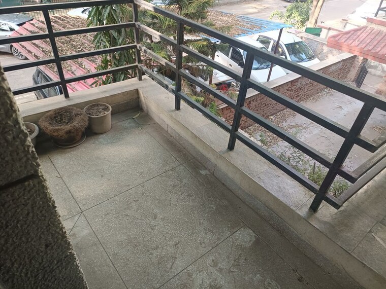 Balcony, unitech-singleton-floors-south-city 2.5 Bedroom 1100 Sq.Ft. Builder Floor In Sector 50 Gurgaon 10449543