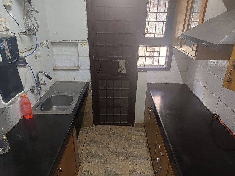 Kitchen, unitech-singleton-floors-south-city 2.5 Bedroom 1100 Sq.Ft. Builder Floor In Sector 50 Gurgaon 10449543