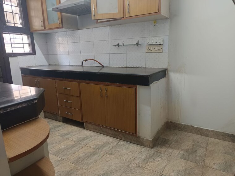 Kitchen, unitech-singleton-floors-south-city 2.5 Bedroom 1100 Sq.Ft. Builder Floor In Sector 50 Gurgaon 10449543