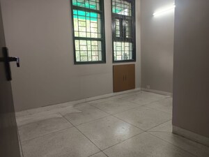Room in 2.5 BHK Builder Floor at Unitech Singleton Floors South City, Sector 50 – for Sale