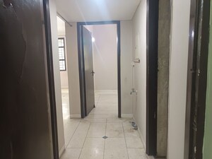Building Lobby in 2.5 BHK Builder Floor at Unitech Singleton Floors South City, Sector 50 – for Sale