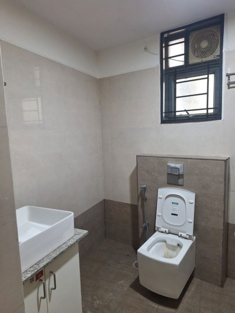 Bathroom, basavanagudi 3 Bedroom 2300 Sq.Ft. Builder Floor In Basavanagudi Bangalore 10449547