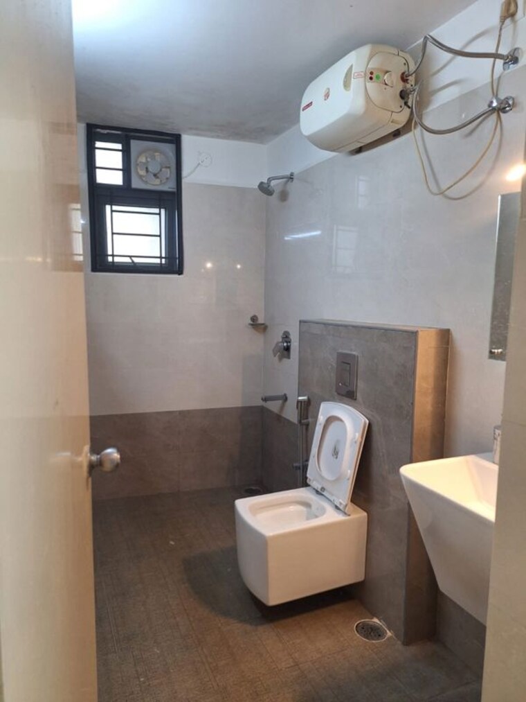 Bathroom, basavanagudi 3 Bedroom 2300 Sq.Ft. Builder Floor In Basavanagudi Bangalore 10449547