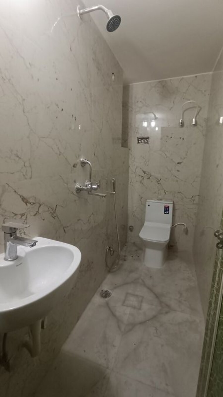 Bathroom, mithapur 2 Bedroom 1000 Sq.Ft. Apartment In Mithapur Patna 10449557