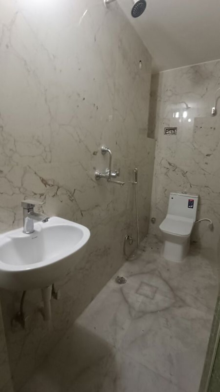 Bathroom, mithapur 2 Bedroom 1000 Sq.Ft. Apartment In Mithapur Patna 10449557