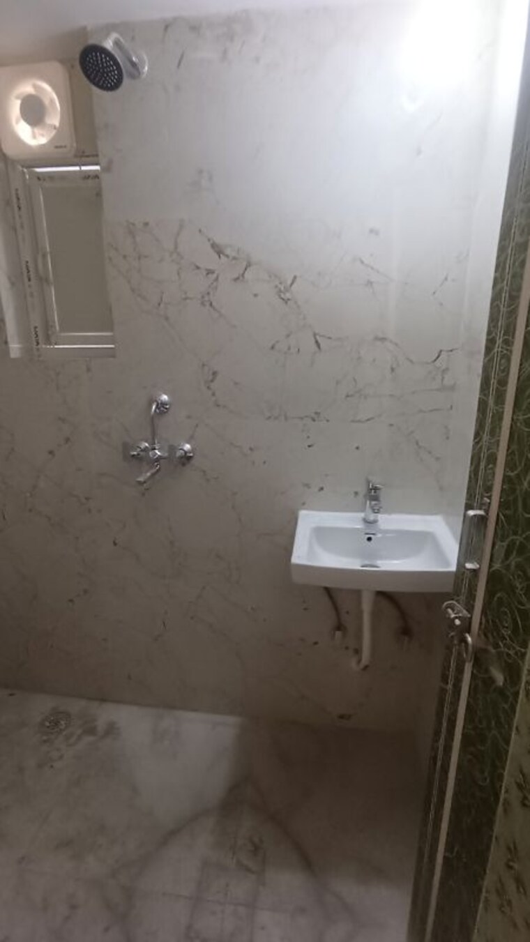 Bathroom, mithapur 2 Bedroom 1000 Sq.Ft. Apartment In Mithapur Patna 10449557