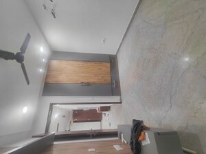 Furnished Amenities in 2 BHK Builder Floor at Janakpuri – for Rent