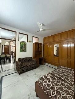 2 BHK Builder Floor For Rent in Kalkaji