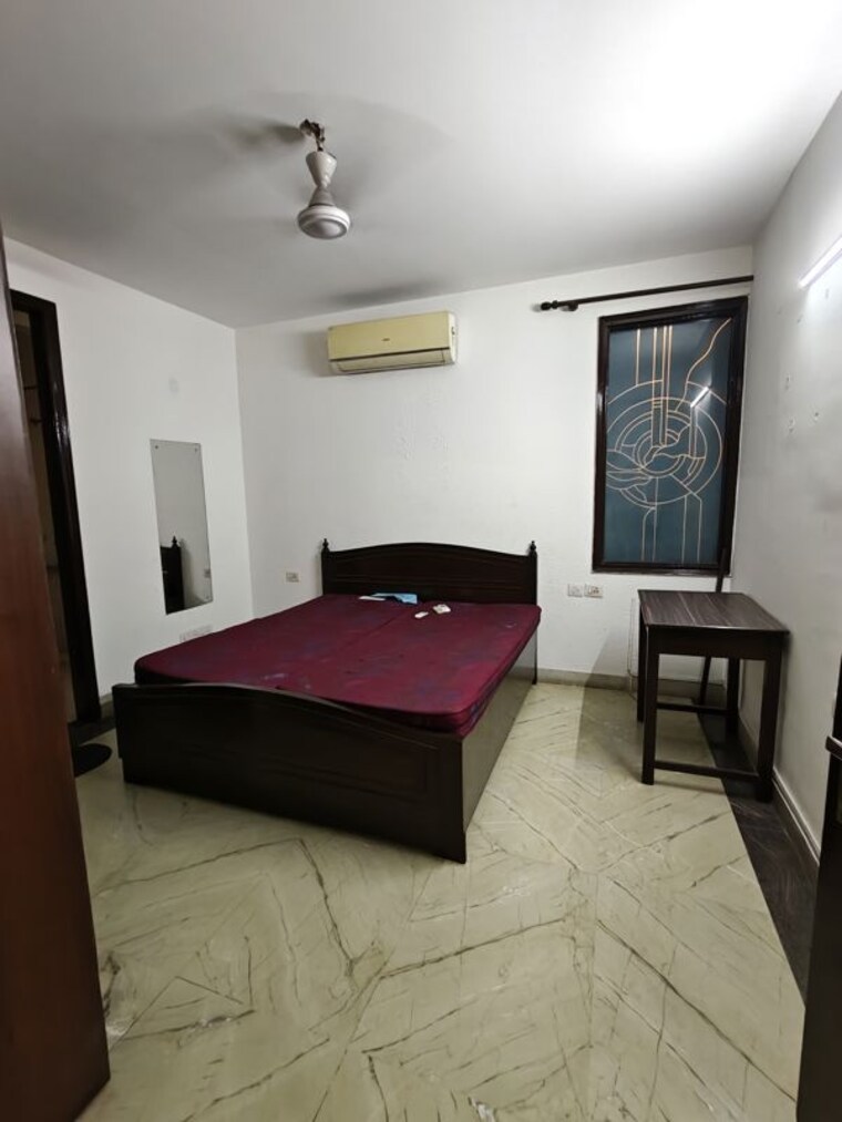 Bedroom, sushant lok i 2 Bedroom 210 Sq.Yd. Builder Floor In Sushant Lok I Gurgaon 10449593