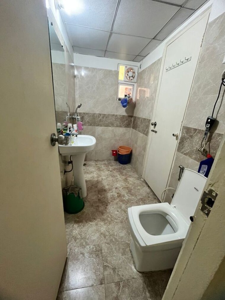 Bathroom, gaurs-siddhartham  945 Sq.Ft. Apartment In Siddharth Vihar Ghaziabad 10449587