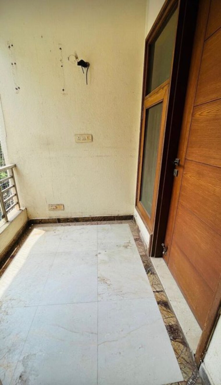 Balcony, kalkaji 2 Bedroom 900 Sq.Ft. Builder Floor In Kalkaji Delhi 10449604