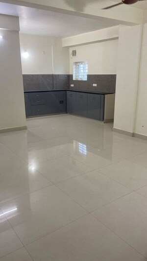 Room in 3 BHK Apartment at Miyapur – for Rent
