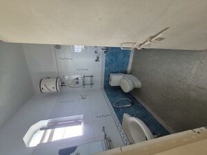 Team Area in 2.5 BHK Apartment at Mayur Vihar – for Rent