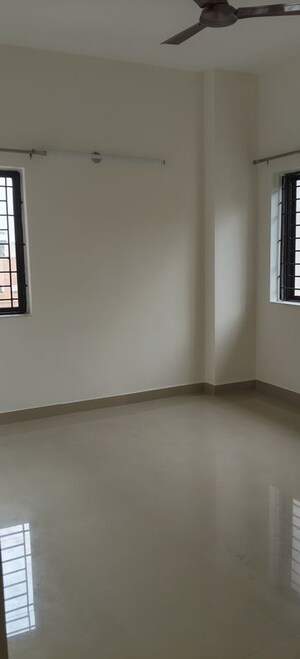 Room in 4 BHK Apartment at Sreepally – for Rent